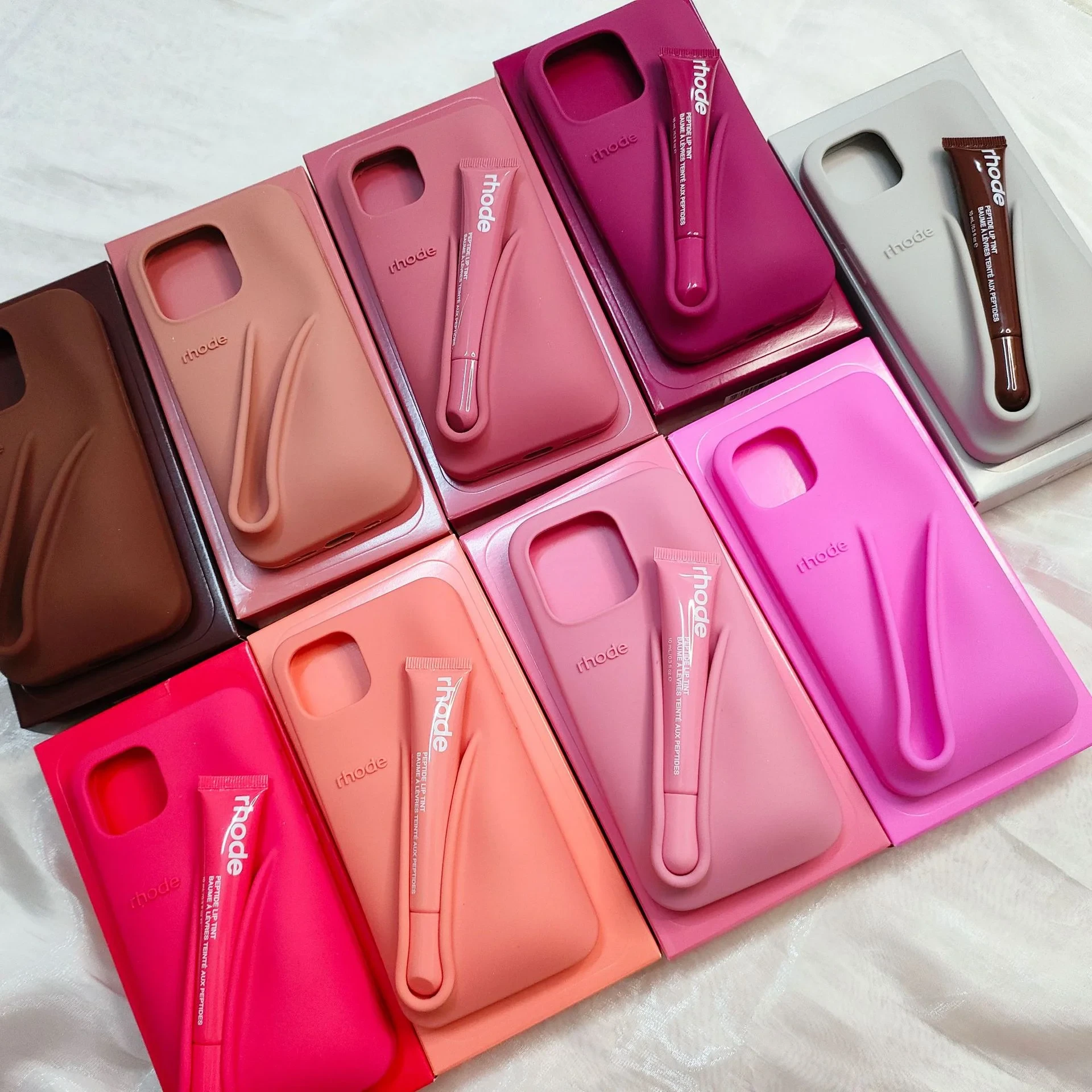 iPhone 16pro Max Phone Case With Lip Gloss Liquid Glitter Silicone Cover with Lip Gloss Holder
